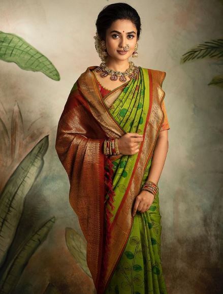 Teju Ashwini looks pretty in Indian attire