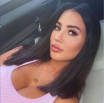 Yazmin Oukhellou shared her short hair look