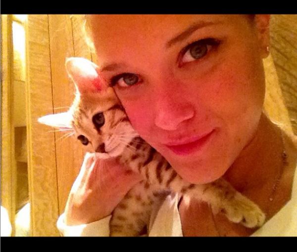 Abbey Wilson with her cat Kiki