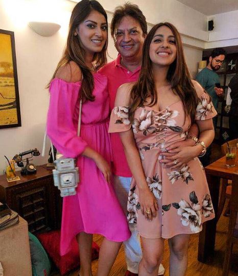 Akansha Ranjan Kapoor with her father Shashi Ranjan & her sister Anushka Ranjan