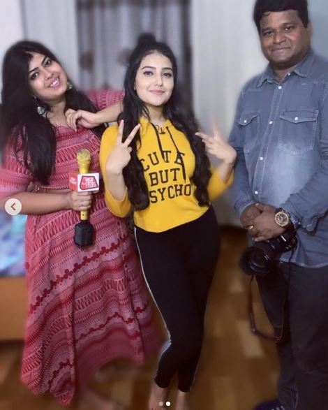 Akshita Mudgal with the team of Aaj Tak