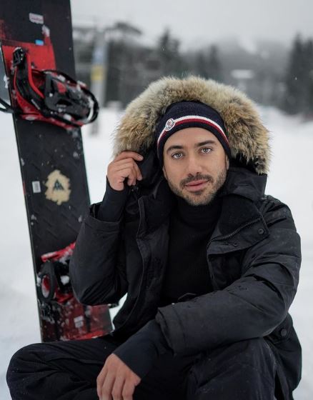 Alex Costa likes ice skiing