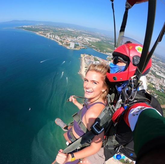 Alicia Agneson likes skydiving