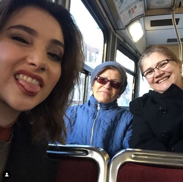 Amanda Arcuri with her mother Liliana Silva