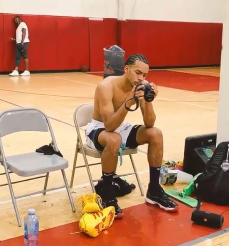 Amari Bailey loves photography
