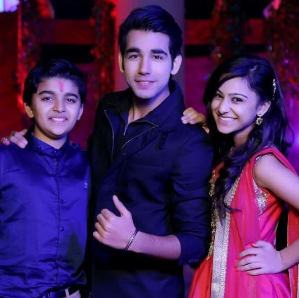 An old photo of Diksha Sharma with her brothers Rishi Dev and Sanjay Sharma