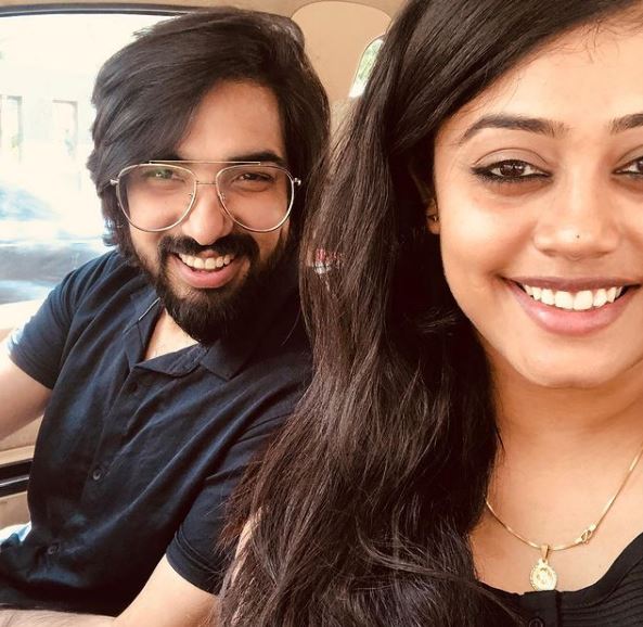 An old photo of Sachet Tandon and Parampara Tandon
