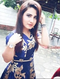 Anmol Khan's height is 5 feet 5 inches