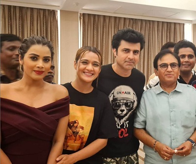 Aradhana Sharma with the team of Taarak Mehta Ka Ooltah Chasma