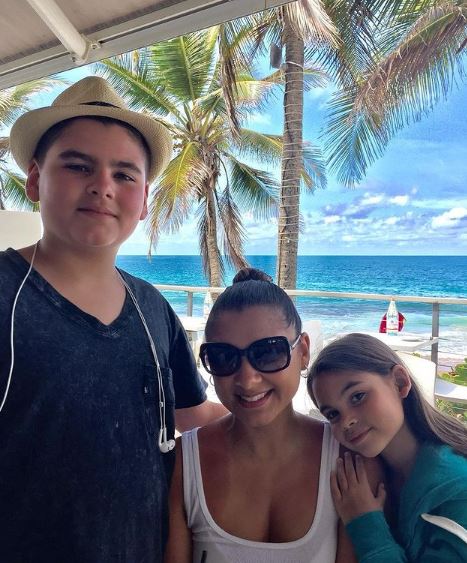 Ariana Greenblatt with her mother Solimar Colon Greenblatt and brother Gavin Greenblatt