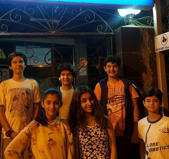 Ashlesha Thakur and her friends
