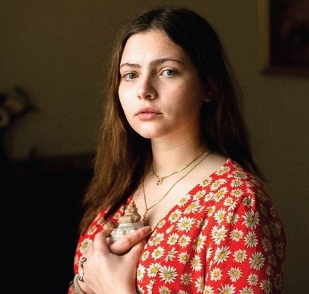 Billie Barker became part of plays and dramas like Blood Wedding, Himmelweg, and Fanny & Alexander