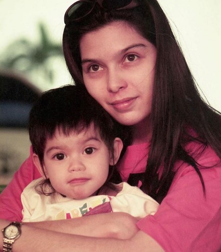 Chanya McClory as a toddler with her mother Monica McClory