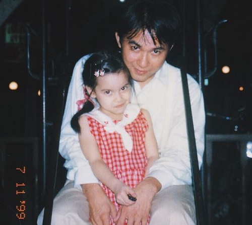 Chanya McClory childhood picture with father Chanchai Sawasdiwichaikul