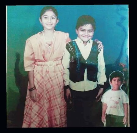 Childhood photo of Aisha Sultana with her brothers
