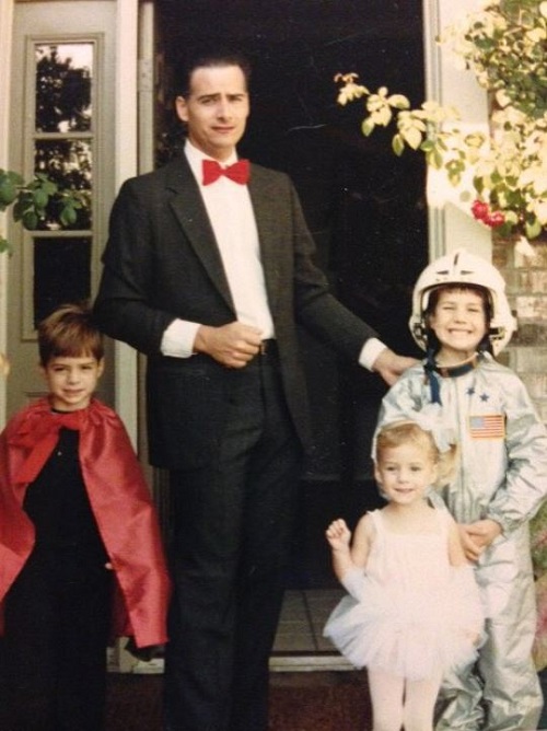 Childhood picture of Carly Waddell with Waddell family
