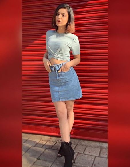 Diksha Sharma height
