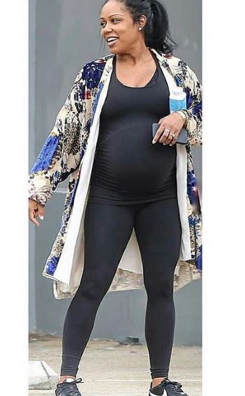 Eboni Nichols's baby bump