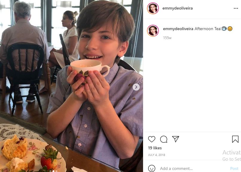 Emmy DeOliveira is a tea lover