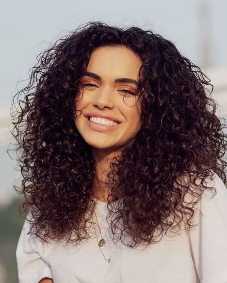 Giovana Cordeiro bio