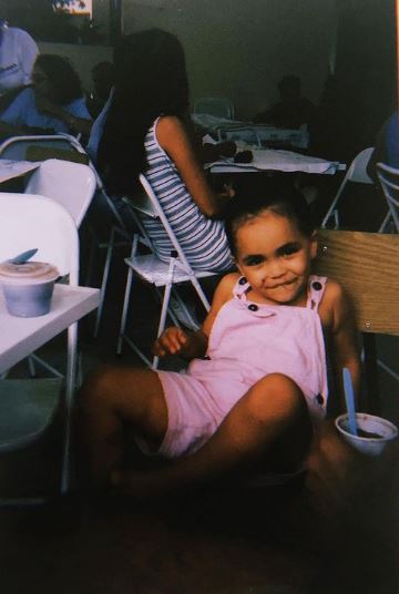 Giovana Cordeiro's childhood photo