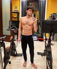 Hale Leon's height is 5 feet 10 inches