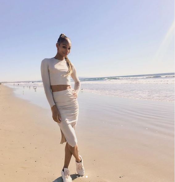 Jasmine Davis at beach