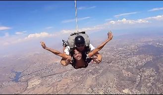 Jasmine Davis experienced sky diving