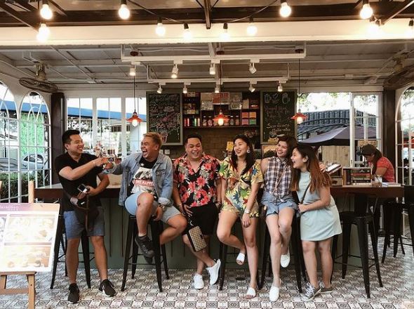 Jinky Serrano with her friends
