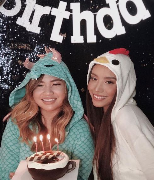 Kataluna Enriquez and her sister