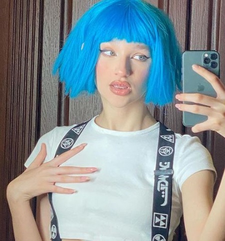 Liza Anokhina is a Russian Social Media Star whose real birth name is Elizaveta Anokhina