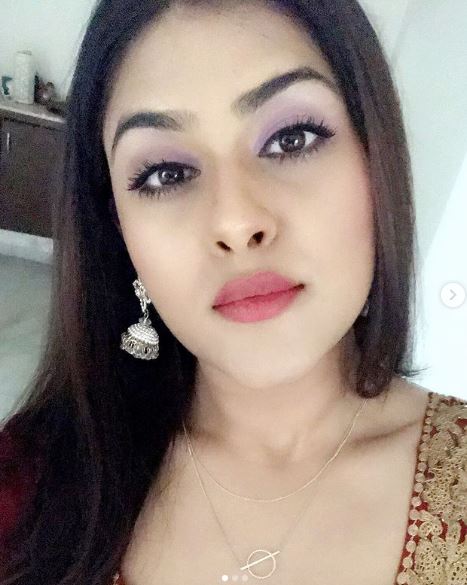 Naira Shah is a selfie lover