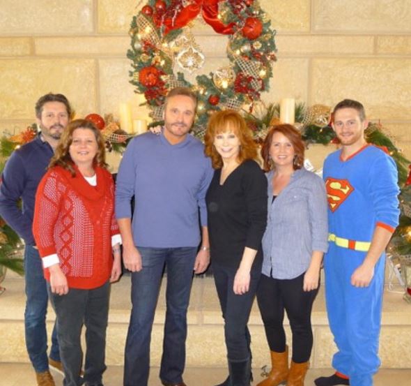 Narvel Blackstock with his family
