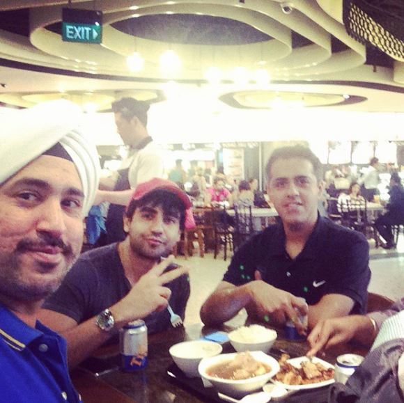 Nikhil Kamath's old photo with his friends