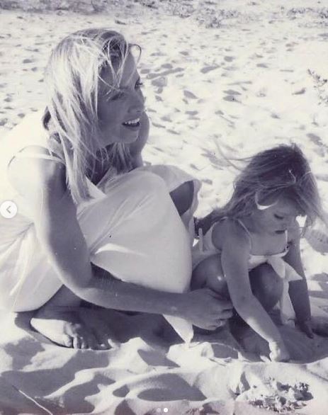 Old image of Niamh Adkins with her mother