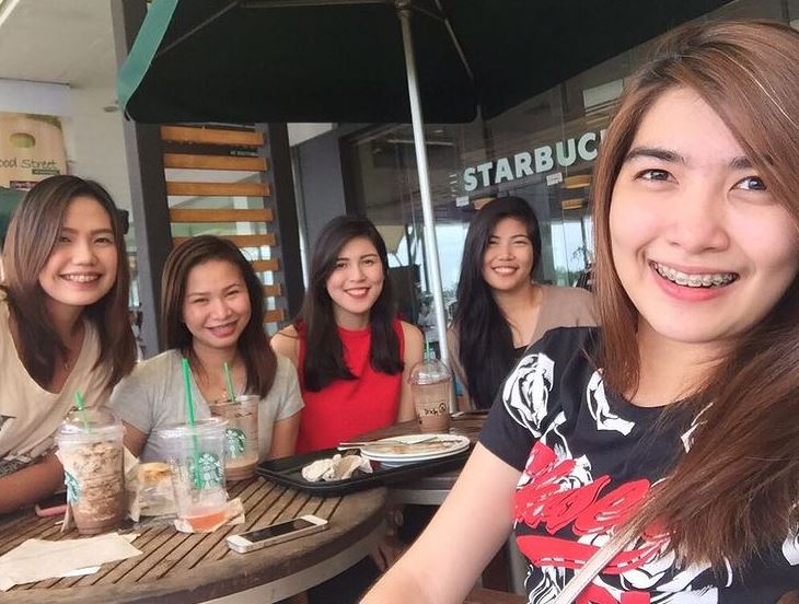 Pau Fajardo with her friends