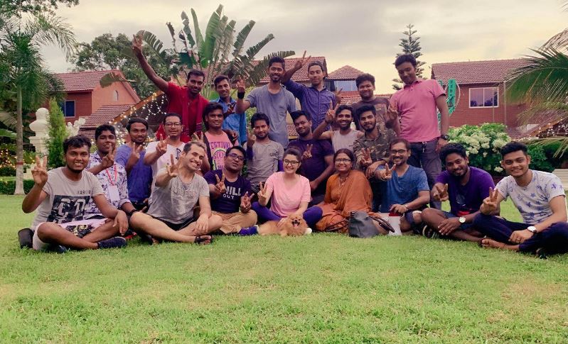 Pori Moni with her co-actors