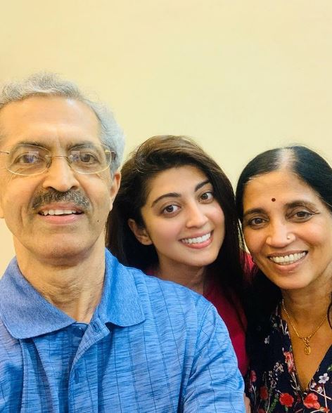Pranitha Subash and her parents