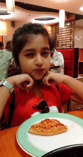 Rashi Shinde favorite food