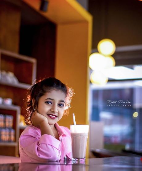 Rashi Shinde is a socia media influencer