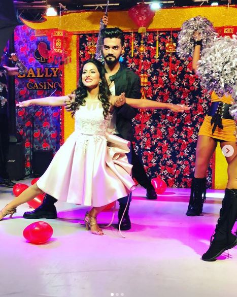 Rocky Jaiswal gave a Dance performance