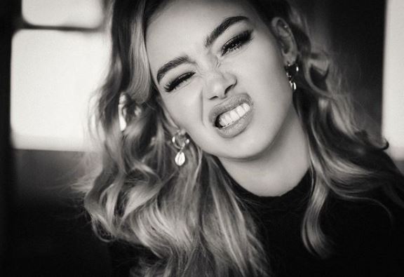 Roxy Horner bio