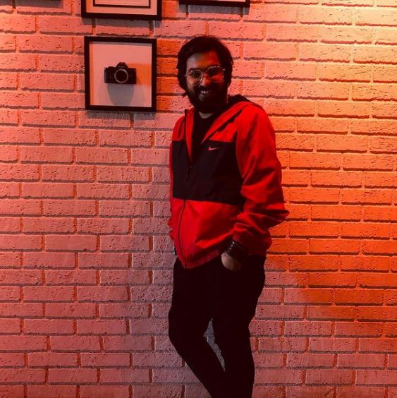 Sachet Tandon height