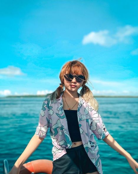 Sarah Viloid loves traveling