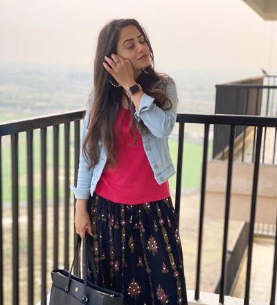 Shreya Singh sporting an Apple Watch