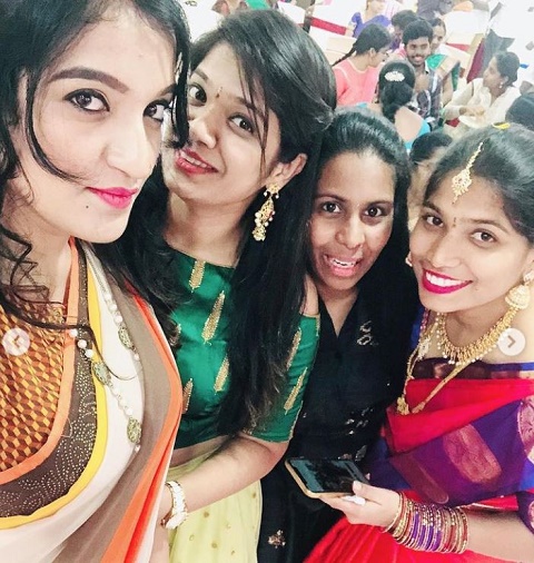 Sonia Naresh clicked with her friends