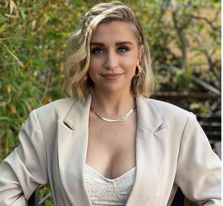 Taylor Misiak starred in Crazy Ex-Girlfriend show as Best Friend