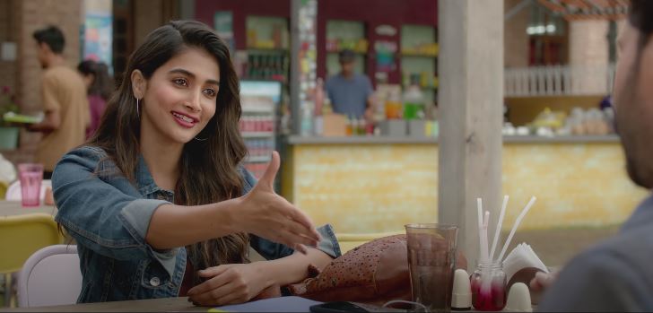 The lead actress of the film is Pooja Hedge