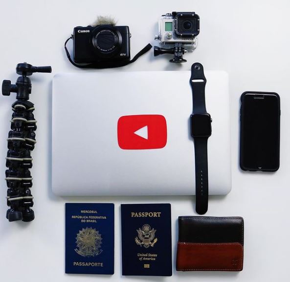 The things that Alex Costa carries while traveling