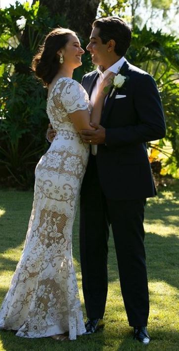 Tushaan Bhindi photographed with wife Evelyn Sharma at their wedding